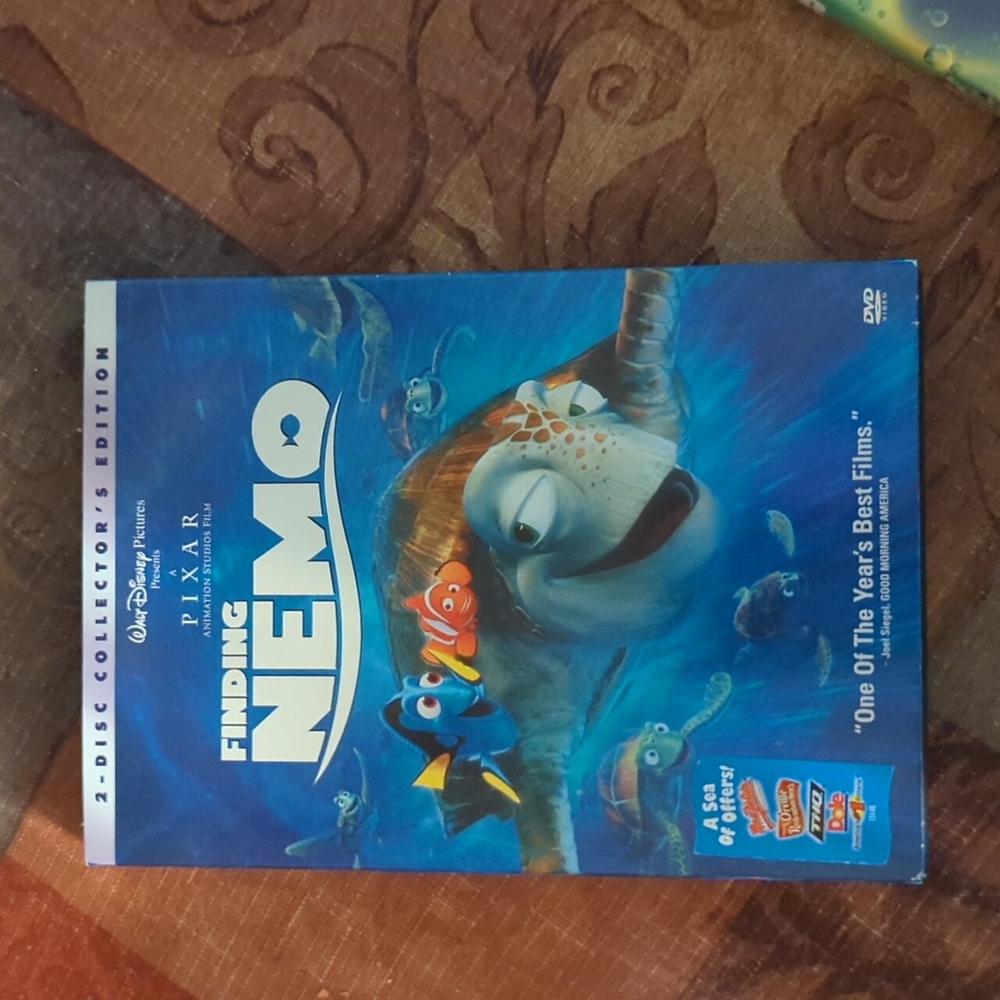 Disney/Pixar Finding Nemo 2 disc collectors edition.